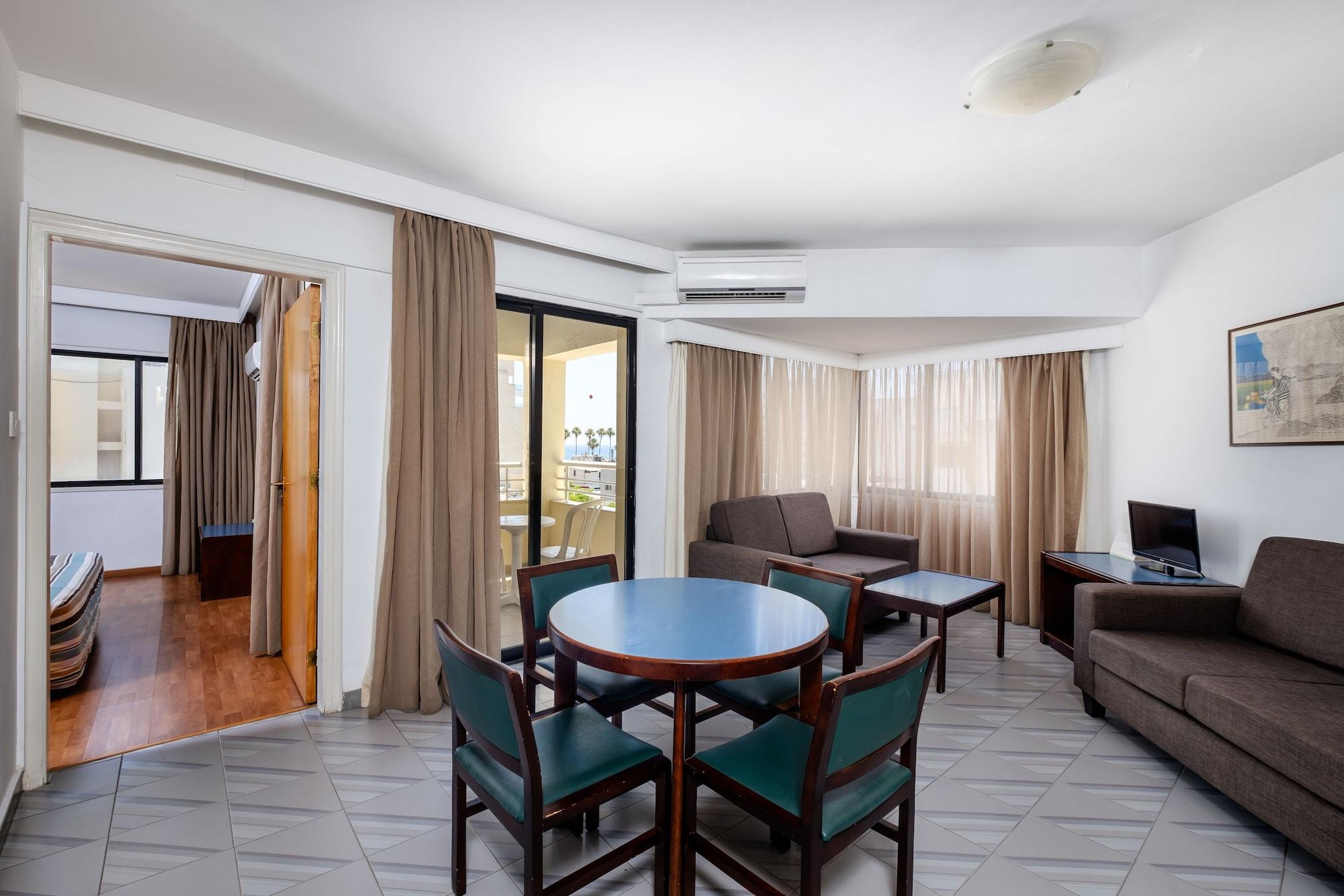 Atrium Zenon Hotel Apartments Larnaca Ngoại thất bức ảnh